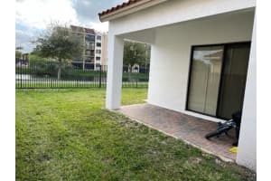 10020 NW 10th St, Miami, FL 33172, Sold 03/17/22