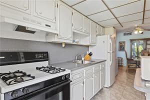122 NE 204th St APT 2, Miami Gardens, FL 33179, Sold 04/29/22