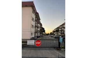 5300 W 21st Ct APT 413, Hialeah, FL 33016, Sold 04/18/22