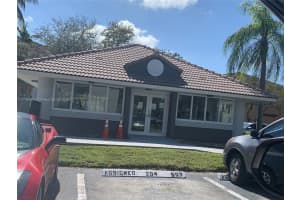 7100 NW 179th St APT 206, Hialeah, FL 33015, Sold 05/11/22