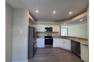 6927 Satinleaf Rd N, Naples, FL 34109, Sold 08/15/22