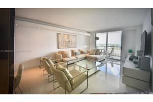 6039 Collins Ave APT 1235, Miami Beach, FL 33140, Sold 05/09/22