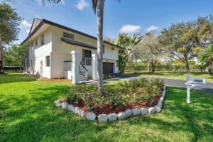 8649 Franjo Rd, Cutler Bay, FL 33189, Sold 04/15/22