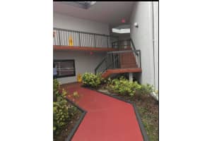 9423 Fontainebleau Blvd APT 113, Miami, FL 33172, Sold 04/21/22