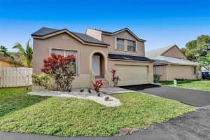 10720 SW 10th Ct, Davie, FL 33324, Sold 05/18/22