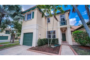 8306 NW 142nd St, Miami Lakes, FL 33016, Sold 03/18/22