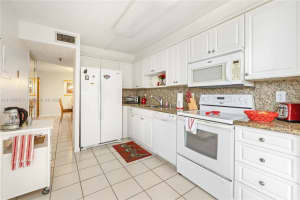 900 NE 195th St APT 509, Miami, FL 33179, Sold 04/13/22