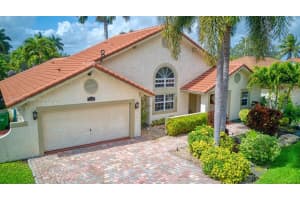 1521 W Oak Knoll Cir, Davie, FL 33324, Sold 04/18/22
