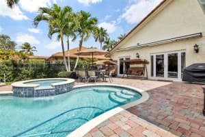 1521 W Oak Knoll Cir, Davie, FL 33324, Sold 04/18/22
