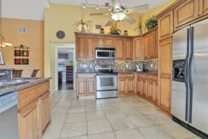 1521 W Oak Knoll Cir, Davie, FL 33324, Sold 04/18/22