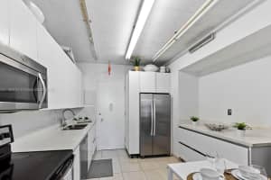 5055 Collins Ave #12b, Miami Beach, FL 33140, Sold 09/15/22