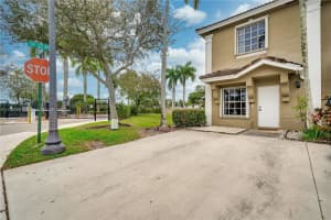 12202 S W 8th Ct, Pembroke Pines, FL 33025, Sold 04/05/22