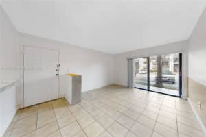 7110 NW 179th St APT 103, Hialeah, FL 33015, Sold 06/29/22