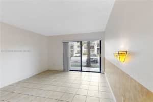 7110 NW 179th St APT 103, Hialeah, FL 33015, Sold 06/29/22