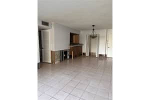 9150 Fontainebleau Blvd APT 108, Miami, FL 33172, Sold 04/15/22
