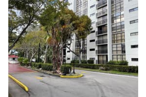 17021 N Bay Rd APT 318, Sunny Isles Beach, FL 33160, Sold 04/21/22