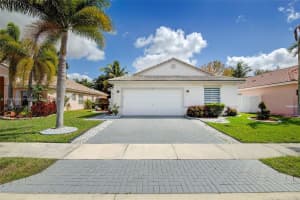 1585 SW 194th Ave, Pembroke Pines, FL 33029, Sold 04/04/22