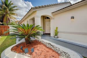 1585 SW 194th Ave, Pembroke Pines, FL 33029, Sold 04/04/22