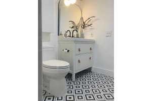 427 Golden Isles Dr #16h, Hallandale Beach, FL 33009, Sold 05/31/22