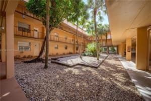 400 Commodore Dr APT 316, Plantation, FL 33325, Sold 04/01/22