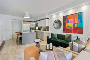 1300 Brickell Bay Dr APT 1102, Miami, FL 33131, Sold 09/21/22