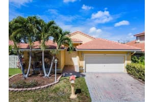11541 SW 10th St, Pembroke Pines, FL 33025, Sold 04/25/22