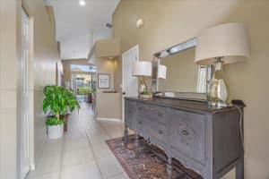 11541 SW 10th St, Pembroke Pines, FL 33025, Sold 04/25/22