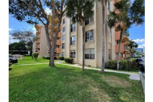 9350 Fontainebleau Blvd APT 102, Miami, FL 33172, Sold 04/29/22