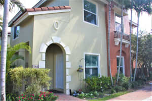 348 Lake Monterey Cir, Boynton Beach, FL 33426, Sold 04/25/22