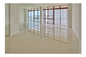 600 NE 36th St APT T5, Miami, FL 33137, Sold 06/03/22
