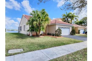 790 Falling Water Rd, Weston, FL 33326, Sold 05/03/22