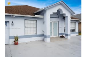7877 NW 192nd St, Hialeah, FL 33015, Sold 04/14/22