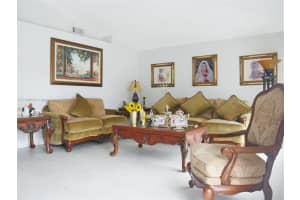 7877 NW 192nd St, Hialeah, FL 33015, Sold 04/14/22
