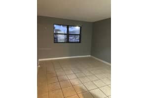 7175 NW 179th St APT 101, Hialeah, FL 33015, Sold 04/29/22