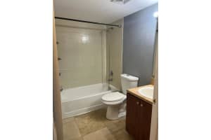 7175 NW 179th St APT 101, Hialeah, FL 33015, Sold 04/29/22