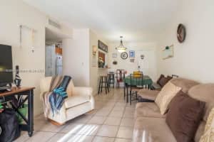 8185 NW 7th St APT 414, Miami, FL 33126, Sold 05/02/22