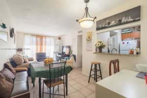 8185 NW 7th St APT 414, Miami, FL 33126, Sold 05/02/22