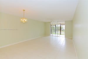 7320 Lake Cir Dr APT 308, Margate, FL 33063, Sold 05/10/22