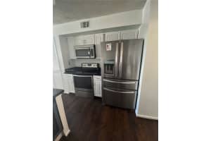 8500 NW 8th St APT 201, Miami, FL 33126, Sold 04/11/22