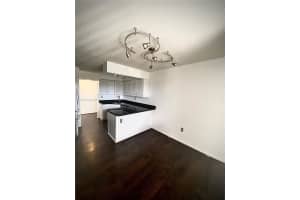 8500 NW 8th St APT 201, Miami, FL 33126, Sold 04/11/22