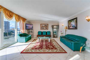 2030 S Ocean Dr APT 626, Hallandale Beach, FL 33009, Sold 05/31/22