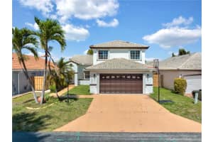 15847 SW 85th Ln, Miami, FL 33193, Sold 04/28/22
