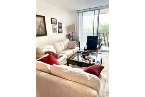 3101 N Country Club Dr APT 407, Aventura, FL 33180, Sold 07/05/22