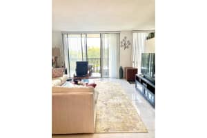 3101 N Country Club Dr APT 407, Aventura, FL 33180, Sold 07/05/22