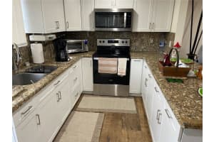 351 NW 82nd Ave APT 1113, Miami, FL 33126, Sold 04/19/22