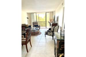 3301 N Country Club Dr APT 403, Aventura, FL 33180, Sold 07/29/22