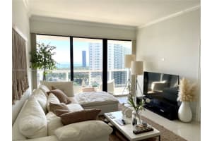 20505 E Country Club Dr, Aventura, FL 33180, Sold 06/28/22
