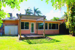 612 SW 7th St, Dania Beach, FL 33004, Sold 04/14/22
