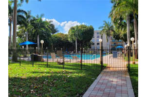 9320 Fontainebleau Blvd APT 110, Miami, FL 33172, Sold 04/27/22