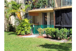 9320 Fontainebleau Blvd APT 110, Miami, FL 33172, Sold 04/27/22